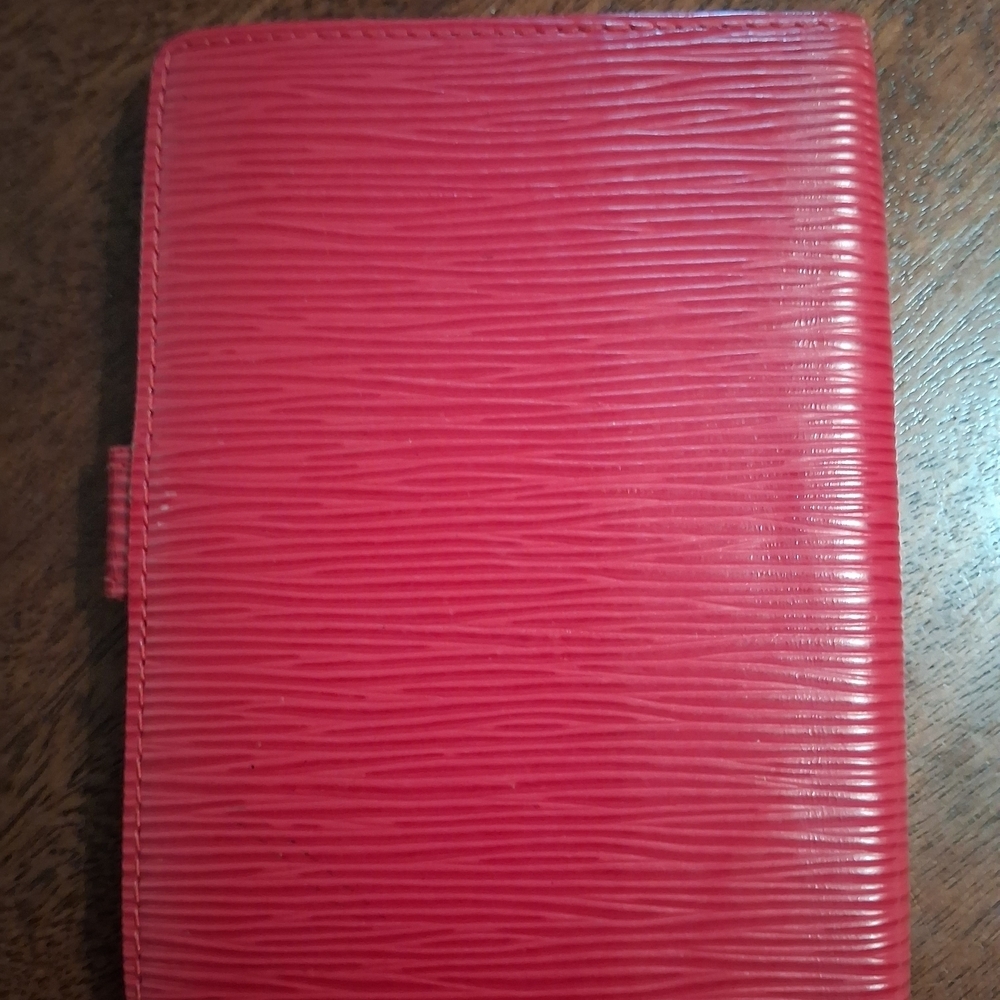 Red Textured Wallet - Picture 3 of 15
